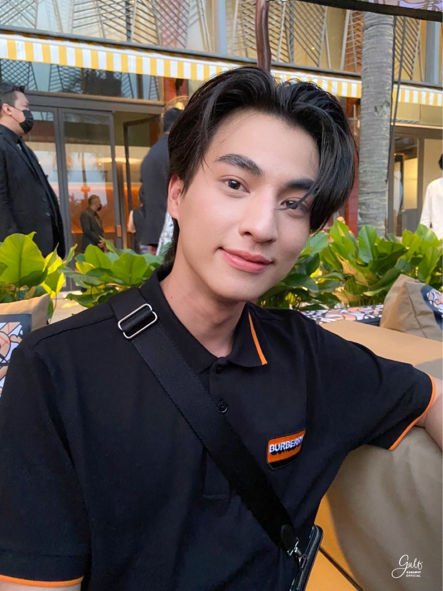 TrendforGulf's tweet photo. ซ้ายหรือขวาดี🤭

TEAM GULF ALL BLACK 
TEAM GULF ALL WHITE 
@gulfkanawut #GulfKanawut #กลัฟคณาวุฒิ https://t.co/w4FwOSsmvQ