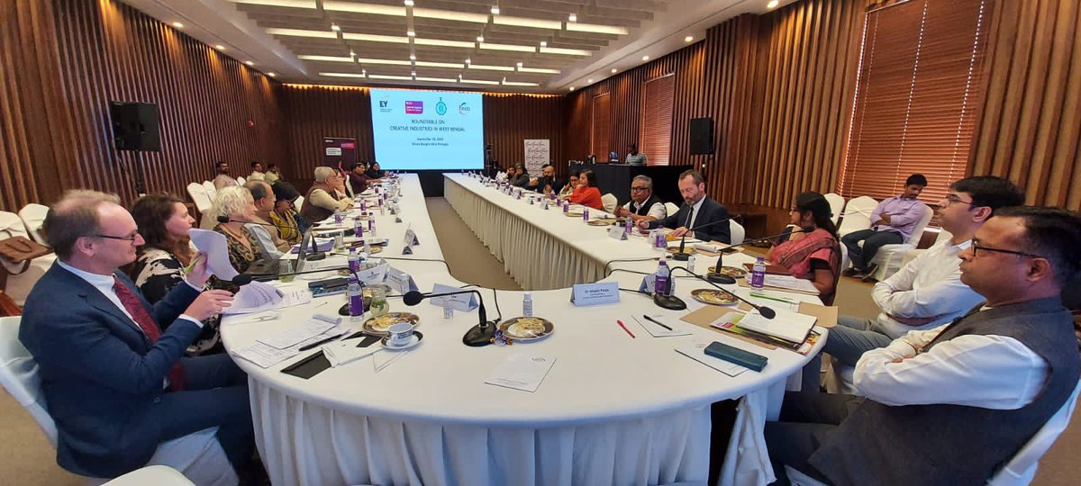 JonathanKennedy's tweet photo. Pleased to partner with #WBIDC @ficci_india & #EY to share insight on UK creative economy & culture industries at the West Bengal roundtable, with @inBritish research in West Bengal & India. With @VADundee @lborouniversity @NickDLow @dcfrombc @unesconewdelhi #IndiaUKTogether https://t.co/Fz1zbUVKGs