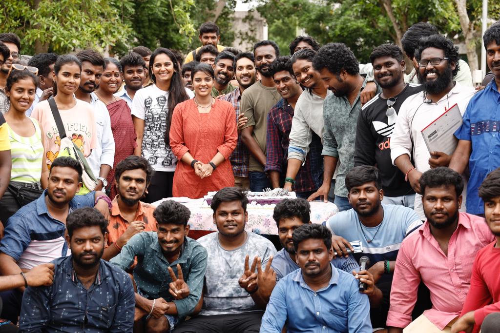 #SoppanaSundari Shoot Wrapped up Successfully today 🎉 Post Production Works on full Swing 🔥 #SoppanaSundari 👸 Coming to Theaters Veryyy Soonnnn @aishu_dil @LakshmiPriyaaC #deepa #Karunakaran @mimegopi @dancersatz #Sunil @Bjornsurrao @SGCharles2 @HueboxS @proyuvraaj