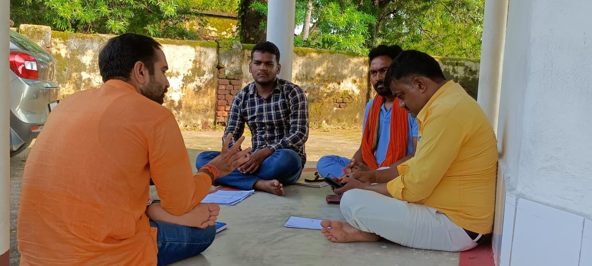 ReeteshSinghRSS's tweet image. कुर्रा मंडल, बरमसिया मंडल चंदनक्यारी विधानसभा !
56 और 76 बूथ पर कार्यक्रम की योजना ।
#प. #दीनदयालजी_जयंती
#मन_की_बात

@LKBajpaiBJP @dprakashbjp 
@bjpkarmveer @dasraghubar 
@PKVarmaRanchi @amarbauri 
@kislay_official @Vinayjharkhand