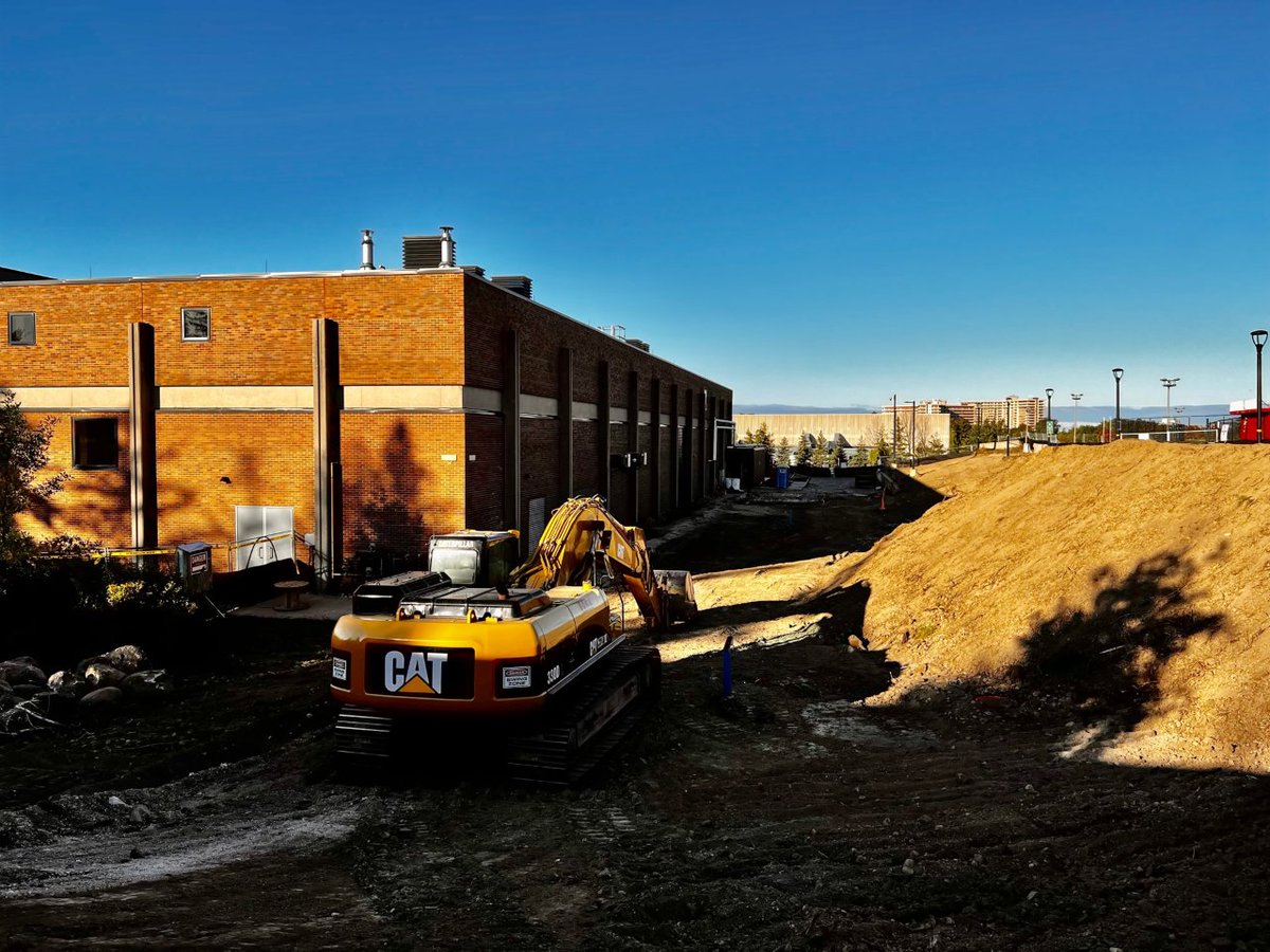 J_D_Crawford's tweet photo. Leveling the ground for a new Neuroscience Bldg: https://t.co/covMTaixyF