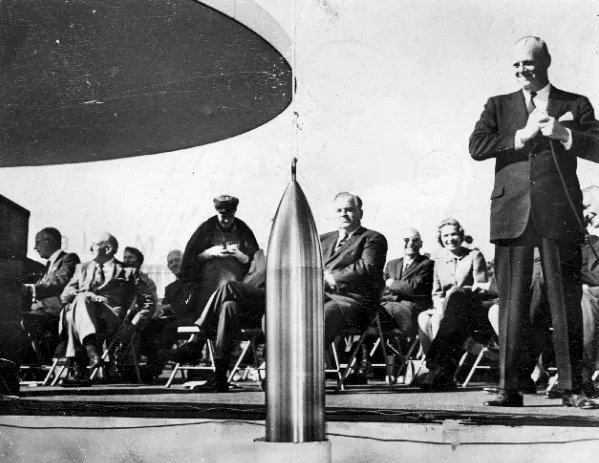 QueensMemory's tweet photo. #onthisday the Westinghouse Time Capsule was buried at the #NewYorkWorldFair! The time capsule was buried 9/23/1938 and set to be opened 5000 years after that ⏱ We only have 4916 years to open it. #QPLarchives #1939WorldsFair #timecapsule #flushingmeadowspark https://t.co/Bv4atytrEi