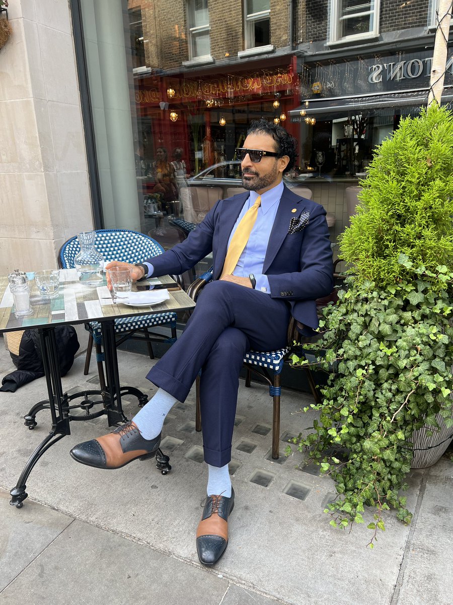 DrSWclinics's tweet photo. Always believe that something magical is about to happen” 

#fridayvibe 

#drsherifwakil #quotes #vampirefacial #harleystreet #harleystreetclinic #oshot #oconcept #pshot #erectiledysfunction https://t.co/xMjoz6cCdo