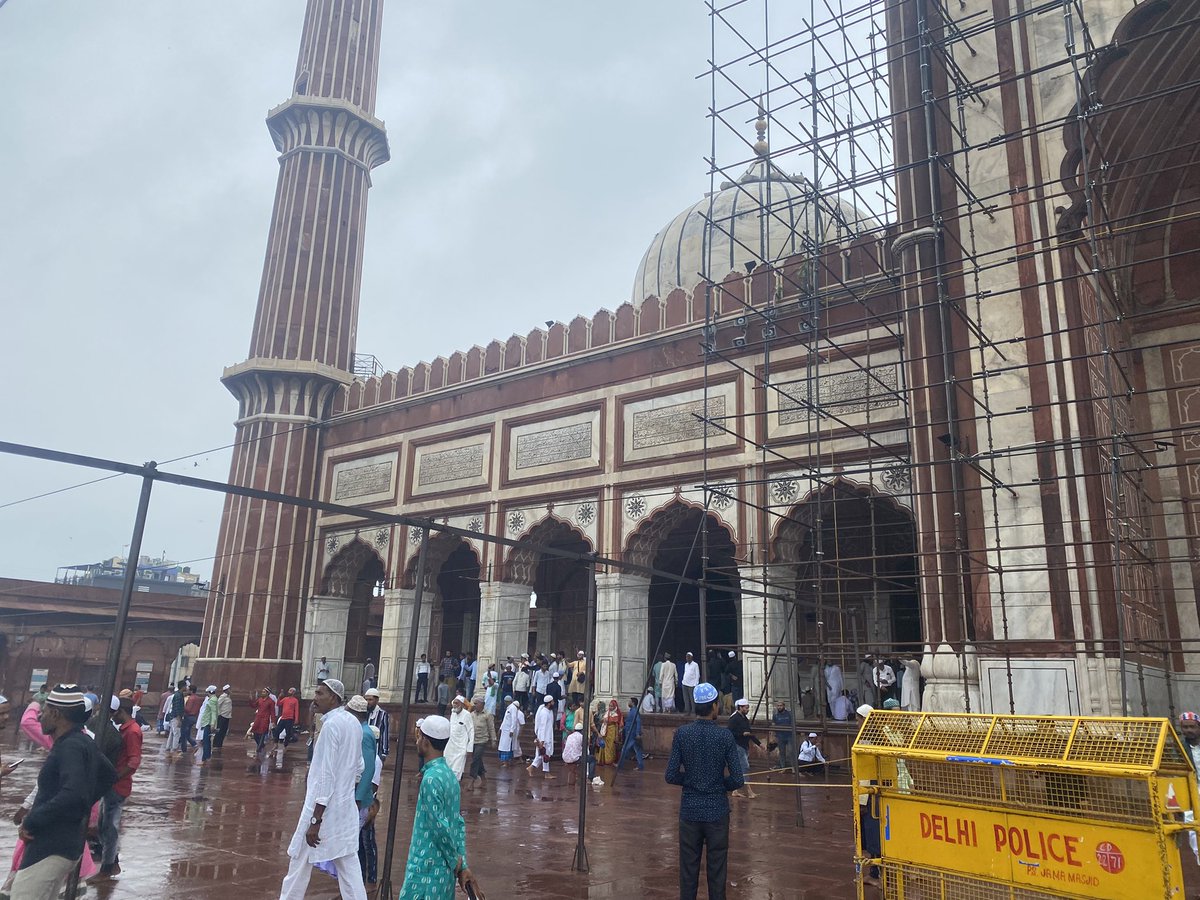 k_jaffersheriff's tweet photo. Jumma prayer #jamamosque #newdelhi https://t.co/rT7hLrB9fG