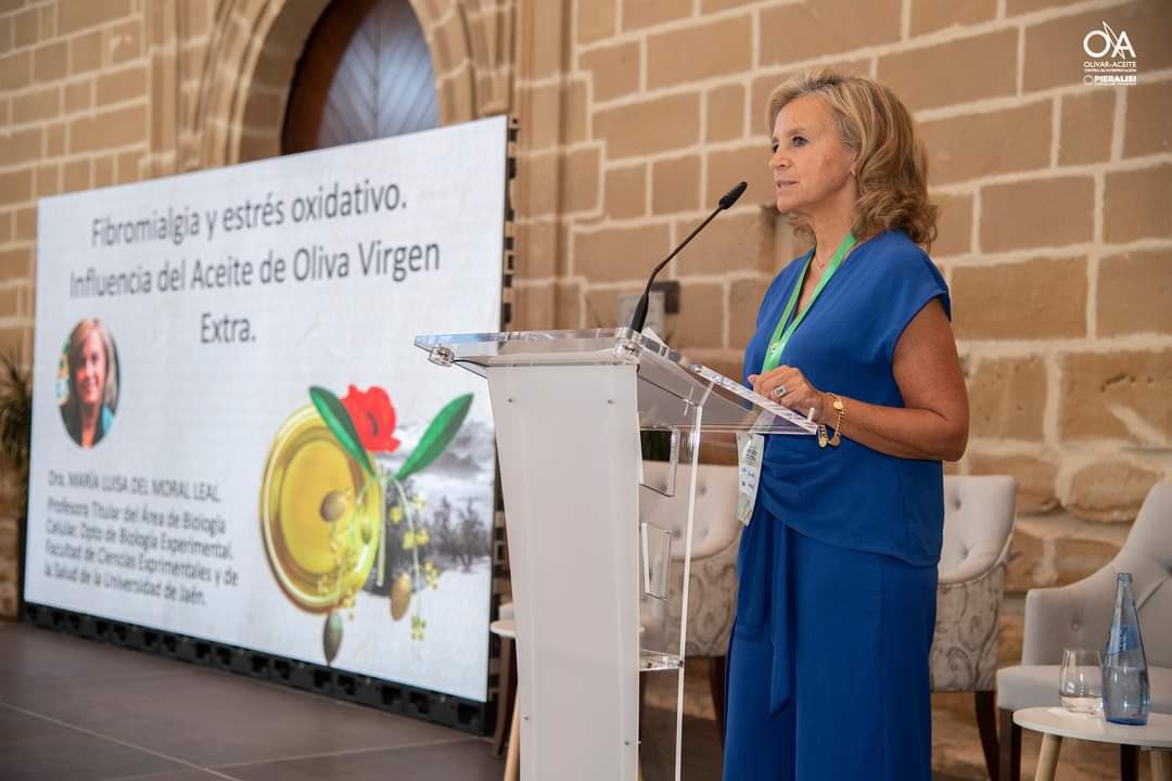 🫒 Las bondades del AOVE son muchísimas, y más aún, diría que incalculables.

Hoy en #Úbeda he tenido el honor de impartir una charla sobre sus beneficios en personas con fibromialgia, todo ello en el marco de las IV Jornadas del Aceite de Oliva Saludable
