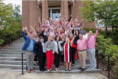 TerryCollege's tweet photo. Welcome home, Terry Dawgs! 

We're welcoming some of our Terry family back to campus as our Terry Alumni boards return to the UGA Business Learning Community sporting their red and black. Glory, Glory!

#GoDawgs #AlwaysADa https://t.co/1lQKX9vSVA