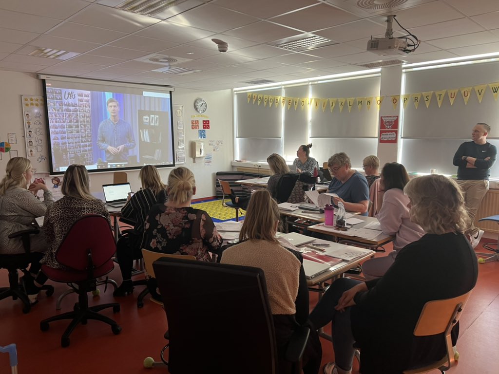 #utisonline #menntaspjall Partý í Grunnskóla Fáskrúðsfjarðar