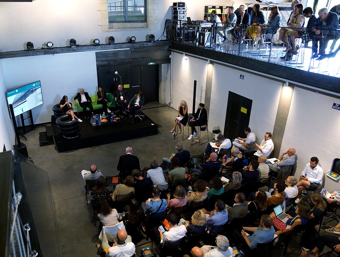 lezigno's tweet photo. [1/4]🤩Heureuses Coïncidences - Rétrospective de cette 13eme édition🤩
Merci à tous les intervenants pour la qualité des échanges sur l’#architecture, le #paysage, la #ville, l’#urbanisme : MarcBarani, Cécile Barani, @bayrou, Solenn Borchers, Alexandre Chemetoff, @marjanhessamfar https://t.co/qZtPPnlpg1