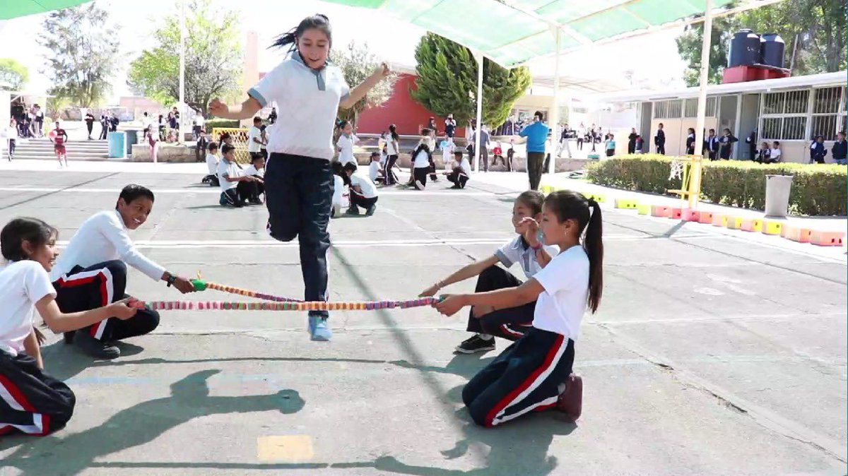 ags_ie's tweet photo. En la actual administración estatal, Aguascalientes logró alcanzar el 100% de la cobertura en educación física que se imparte en planteles públicos de educación inicial y básica, así como en Centros de Atención Múltiple.🤩⛹🏻‍♀️🤸🏽

Consulta más aquí 👉🏼 https://t.co/aVtBS67nFY https://t.co/FQHrIE6rej
