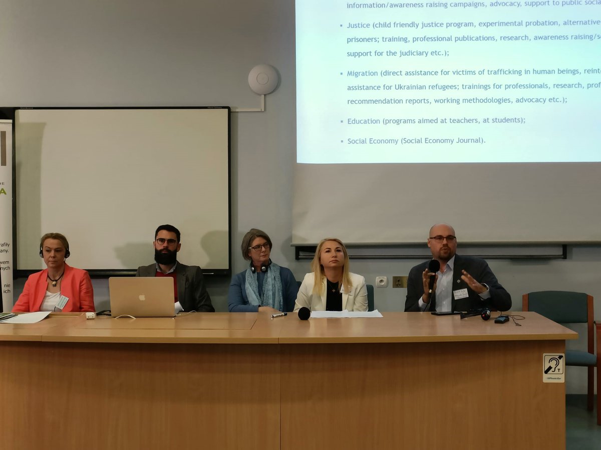 AAS_Info's tweet photo. Witam z Krakowa! Alternative Sociale pune în discuție bune practici și noi perspective în domeniul justiției prietenoase cu copii în cadrul unei serii de evenimente organizate de @probacja foundation, @networkcope si Academia im. Andrezja Frycza Modrzewsk, la Cracovia, Polonia. https://t.co/I5q9Y9Vepz