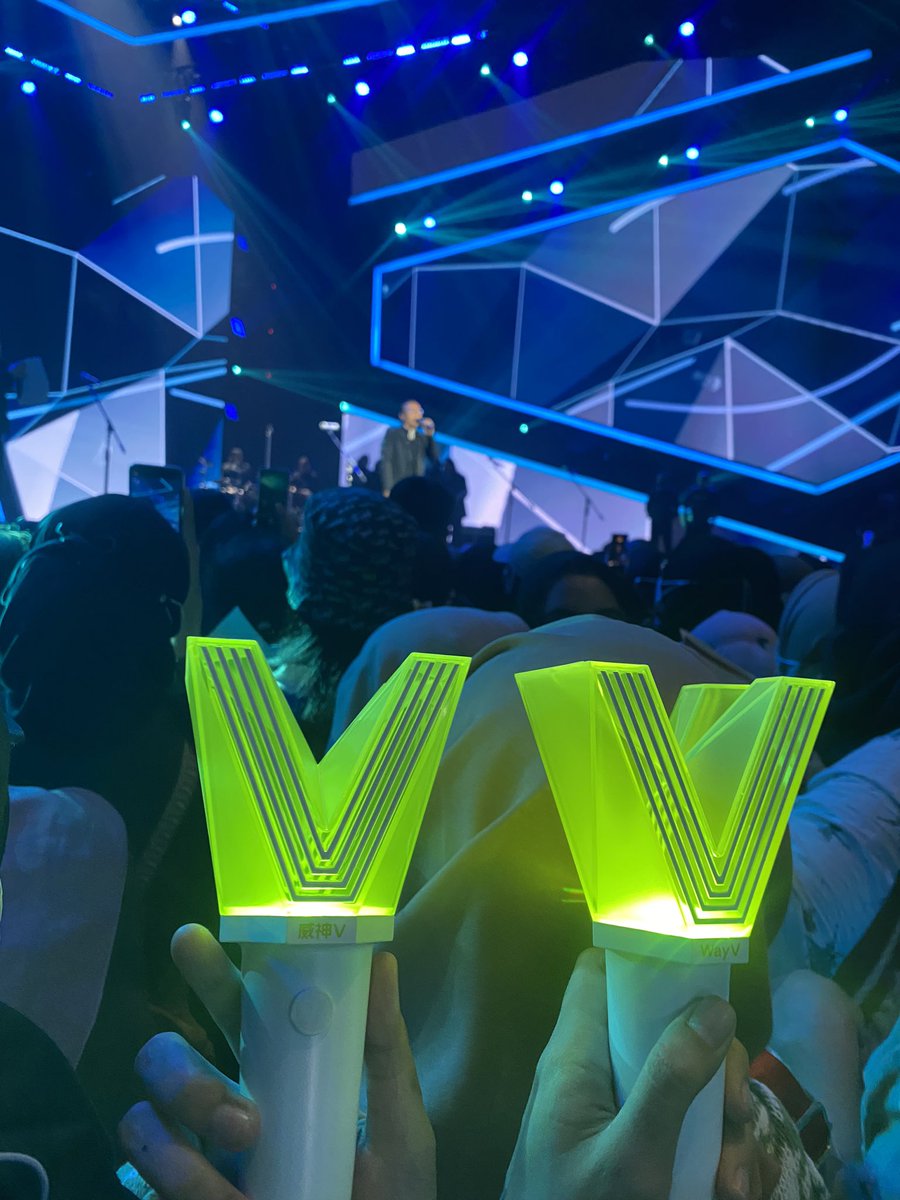 yunqisichenq's tweet photo. we r readyy for day 2 w, @xxwinsichenc @bukandualipa 💪🏻💪🏻see you very soon @WayV_official #IndonesianTelevisionAwards2022 #ITA2022 #SelamatDatangWayV https://t.co/6KOGl6nrIc