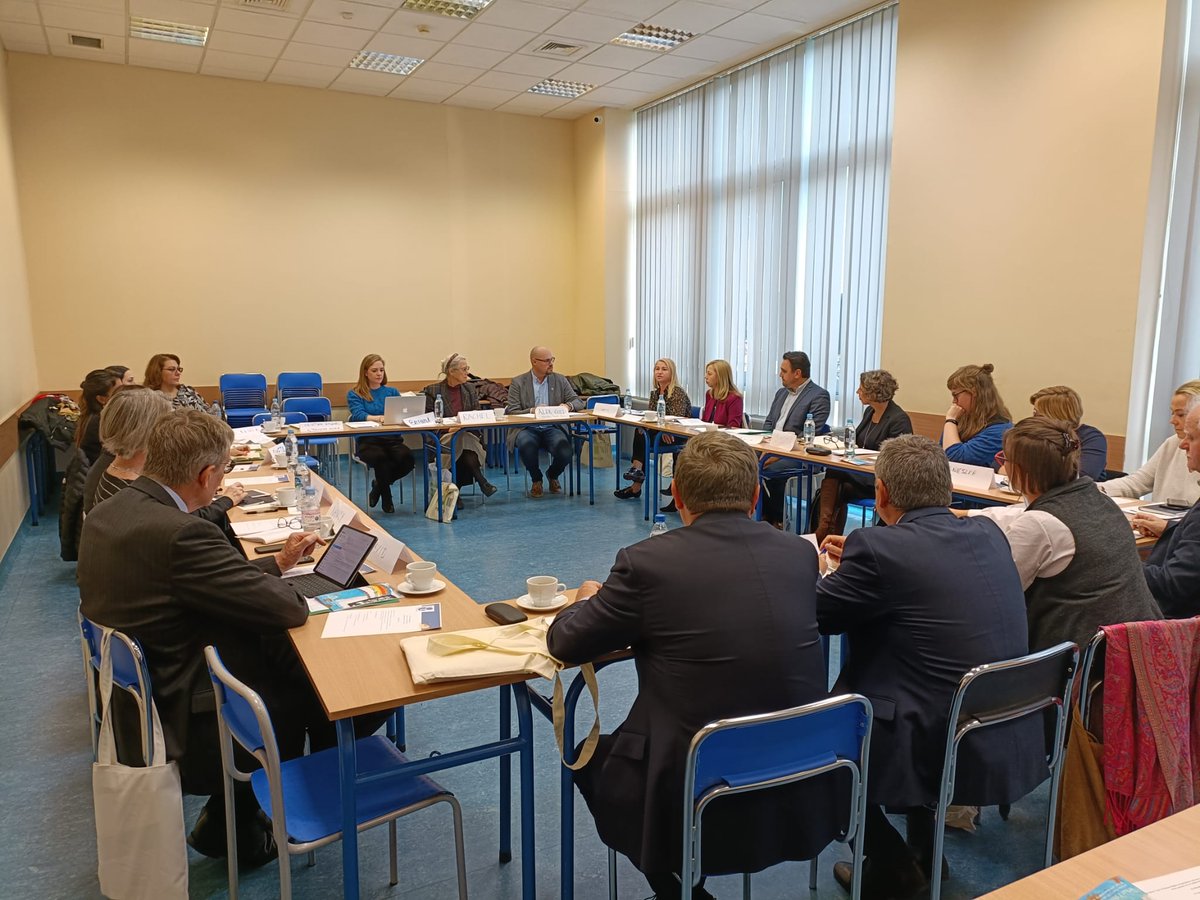 AAS_Info's tweet photo. Witam z Krakowa! Alternative Sociale pune în discuție bune practici și noi perspective în domeniul justiției prietenoase cu copii în cadrul unei serii de evenimente organizate de @probacja foundation, @networkcope si Academia im. Andrezja Frycza Modrzewsk, la Cracovia, Polonia. https://t.co/I5q9Y9Vepz