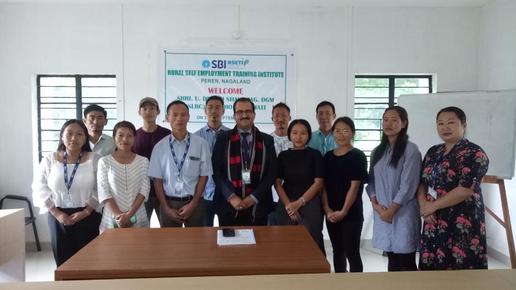 Shri. U.Dinesh Shanbhag DGM, visit RSETI:PEREN campus on 23rd Sept. 2022 and had a constructive and efficacious interaction with the successful trainees, who were nominated for the DST(Domain skills trainer) Training.