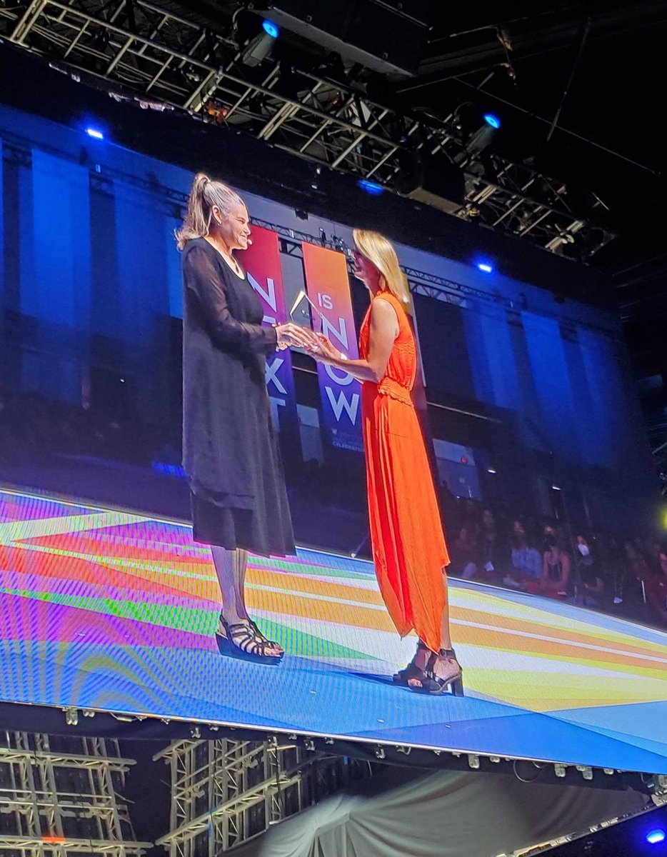 Deeply honored to receive the 2022 Technical Leadership Abie Award from @AnitaB_org this week. I dedicate this award to the incredible young women I've mentored & worked with, including my 2 daughters. May your careers be free of discrimination, allowing your talents to shine!