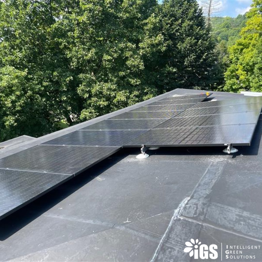 igsithaca's tweet photo. Another solar system good to go! Want to go solar? Don't hesitate,  message us! 

#Cooperstown #upstateny #solarsystem #solarenergy #PVinstallation #gogreen #gosolar #renewables #happy #customer #IGS https://t.co/R0t1sPNjzO