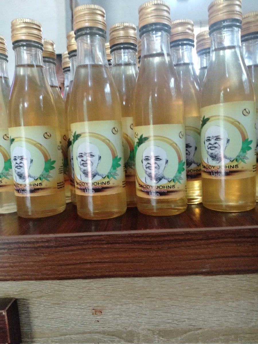 DaddyJCastorOil's tweet photo. Cold Pressed Castor oil, Raw and unrefined. 60ml bottles now in the market. Send us a DM for details or call distribution on +2349038483338.
#DaddyJohnsCastorOil #EveryHomesDelight https://t.co/n8Lrb8dv0L