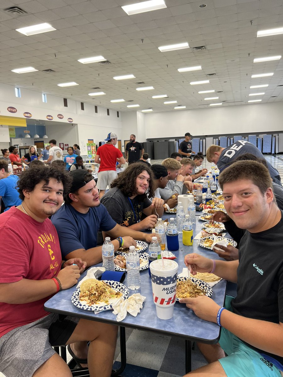 cmlerma01's tweet photo. On Thursdays we feed the BEASTS.   💙💛🦬 #BewareOfTheStampede #DefendTheBrand #WinTheDay #GoBuffs @SamuelClemensHS @CruitClemens @ClemensASBC @scbuffalostrong @ClemensBuffsFB https://t.co/pqYmiwiMAt