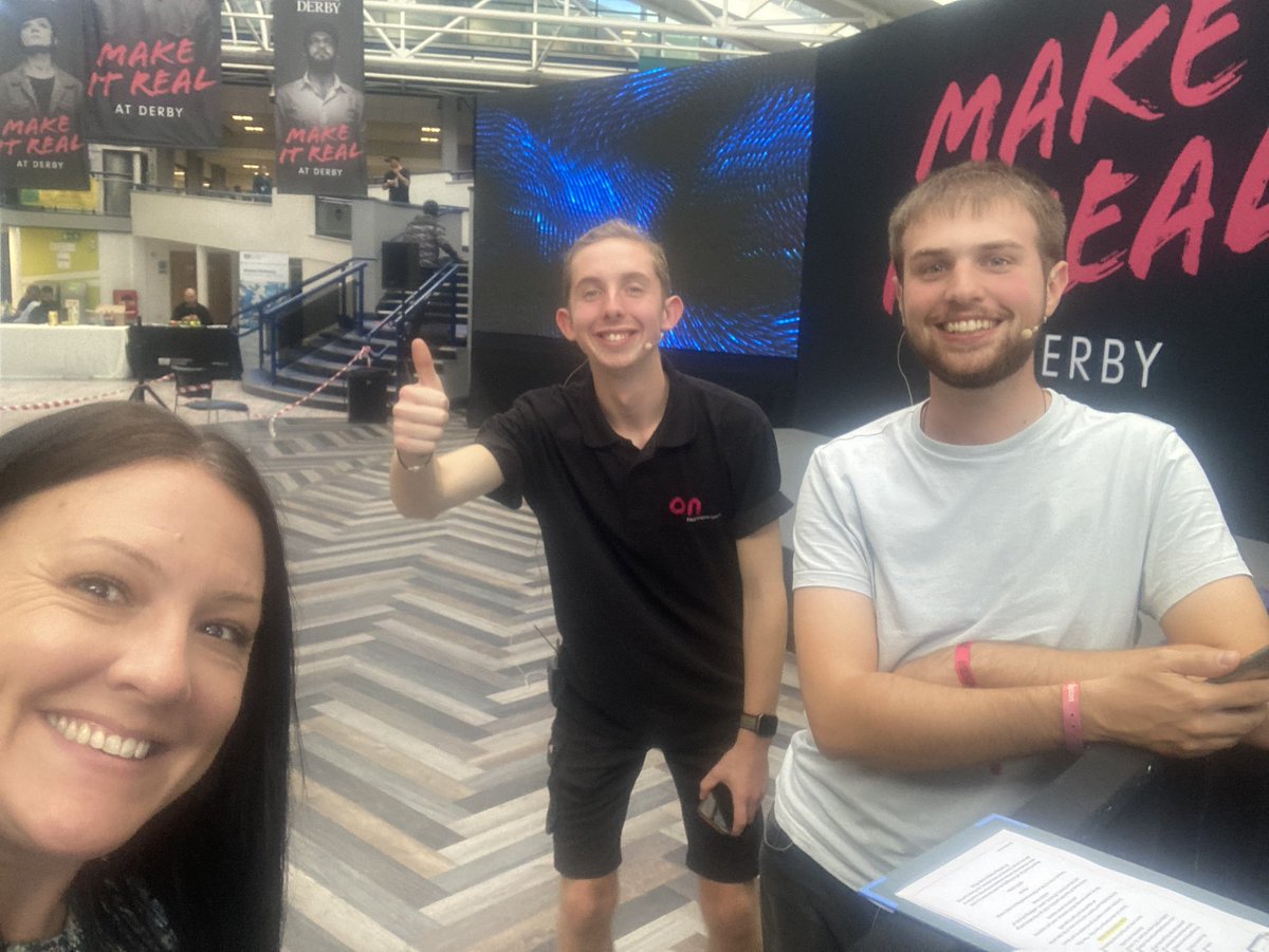 han_w20's tweet photo. #Selfie with your #OpenDay hosts  @JackHolcombe2 @DanielJellicoe who are busy rehearsing for tomorrow! @DerbyUniEvents @DerbyUni https://t.co/BuPB3CCzF0