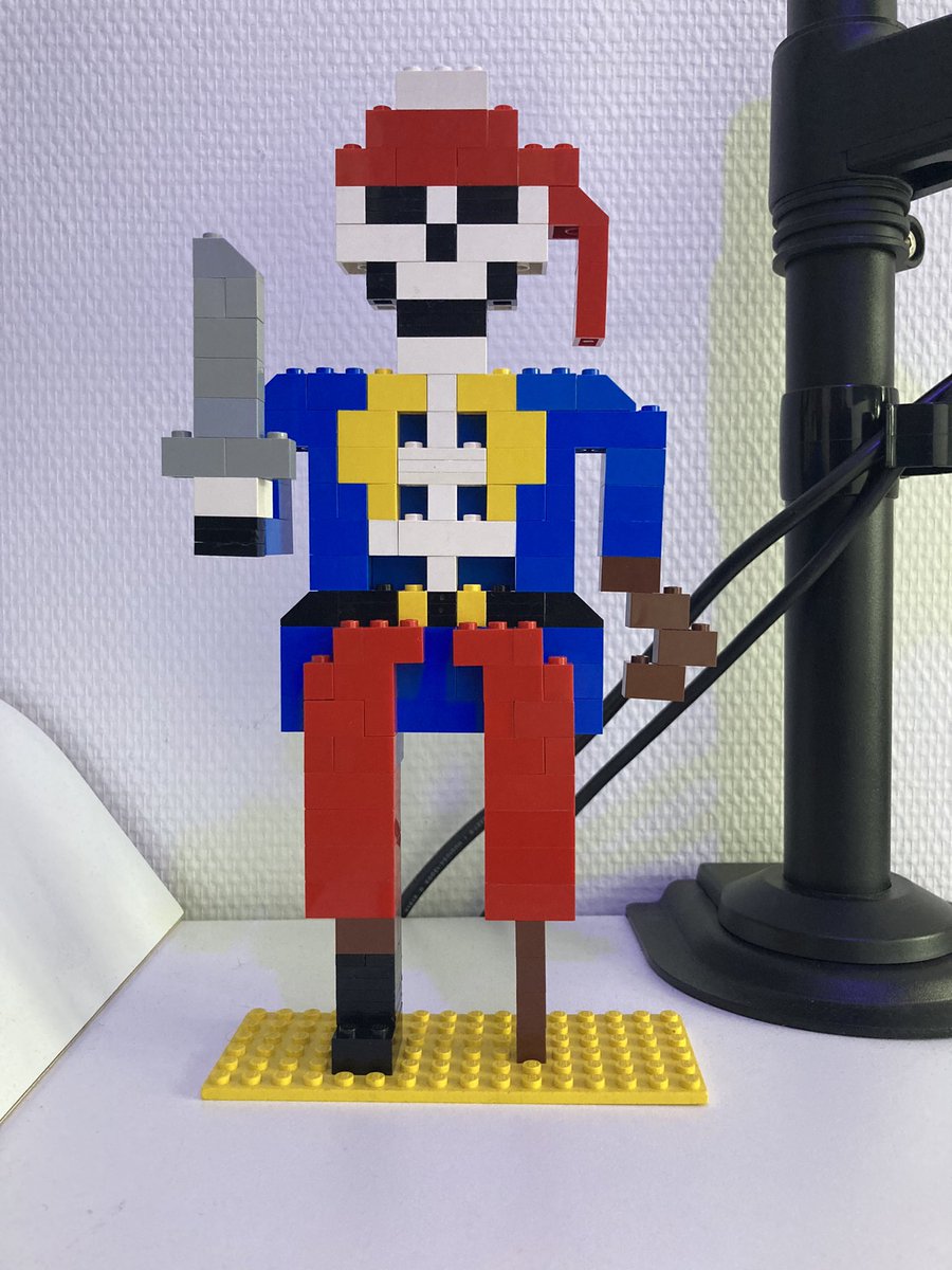 Ax38's tweet photo. When she is a LEGO master. https://t.co/0UDoR7nl0i