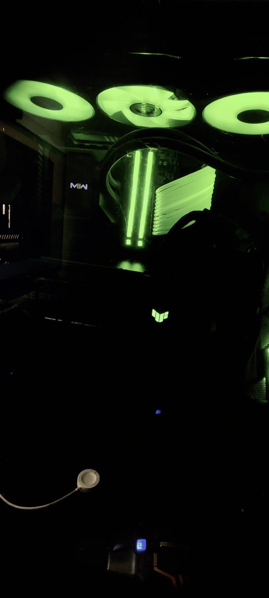 MikevBreton's tweet photo. @BeckbergerRob PC is ready to be broken in with some #MWIIBeta tonight https://t.co/BJR5YFtJRO