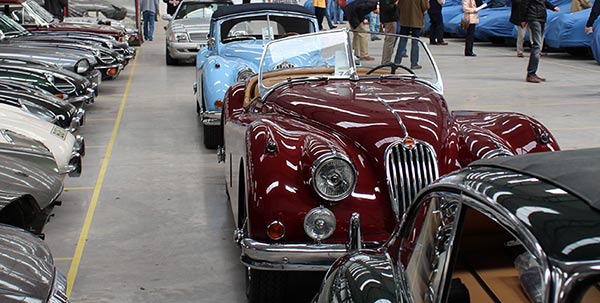 XKClub1's tweet photo. Looking forward to our Technical Seminar with CMC on 8 October. 4 sessions of technical expertise at their Bridgnorth premises. @CMCclassiccars #classicmotorcars #restoration #expert #technicalexperts #jaguarxk140 #jaguarxk120 #jaguarxk150 #jaguar https://t.co/Dvy5S4oUKt