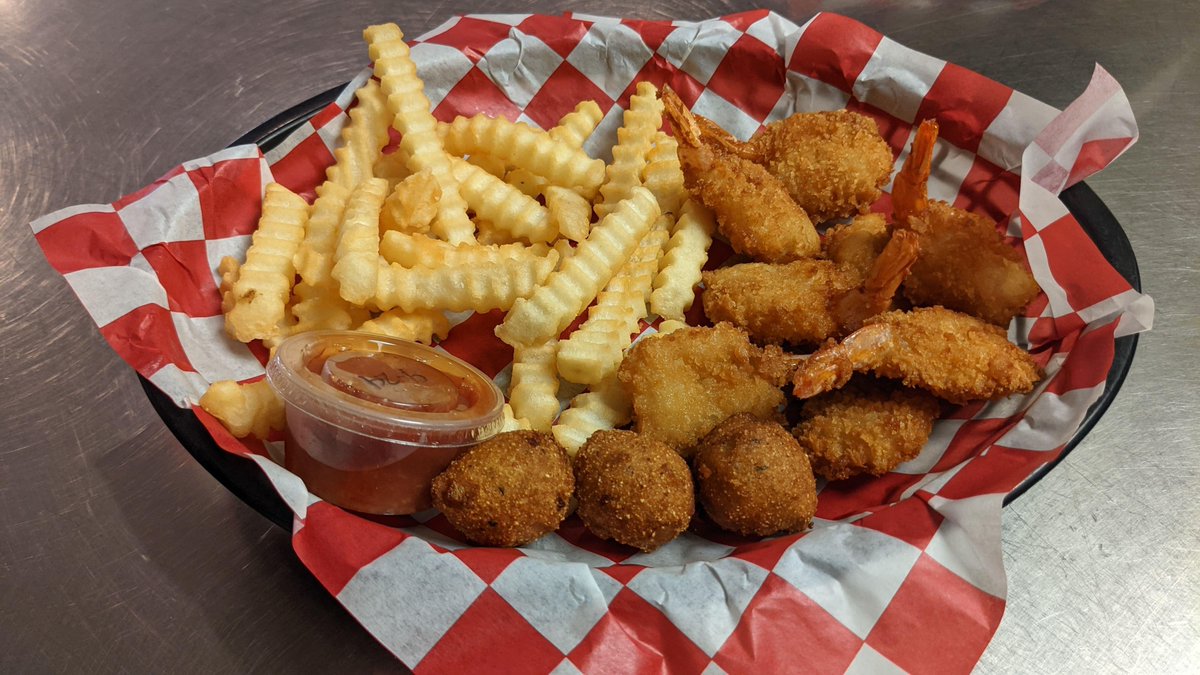 ChezBubbCafe's tweet photo. TGIF! Shrimp Basket with Side - TODAY from 11AM to 8PM https://t.co/oEKQu2x8Lu