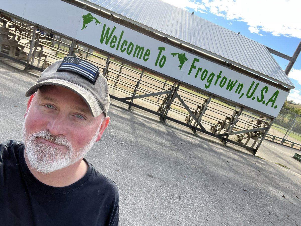 derrickvanorden's tweet photo. The Frogman swings through Frogtown USA. 

Next time, lunch and beer. https://t.co/LHYtXJ6c1L