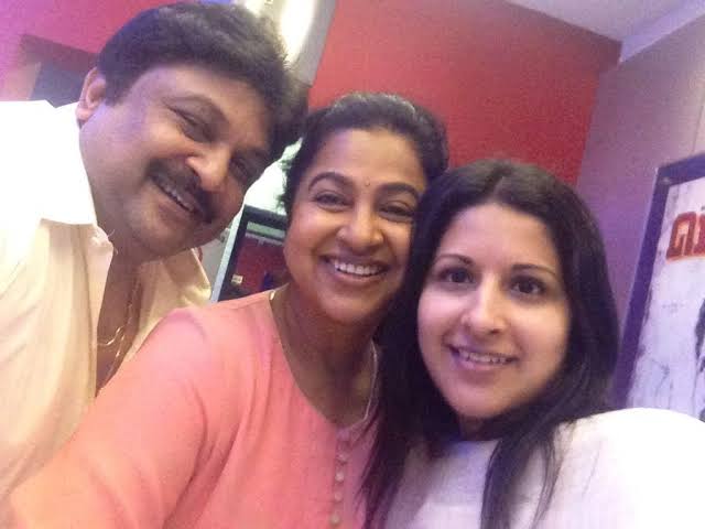 BangloreOtmp's tweet photo. Anni selfie with @realradikaa #prabhu 
#Varisu 
#thalapathy 
#ThalapathyVijay 
#Thalapathy68 
@actorvijay https://t.co/bnzarNYzmv