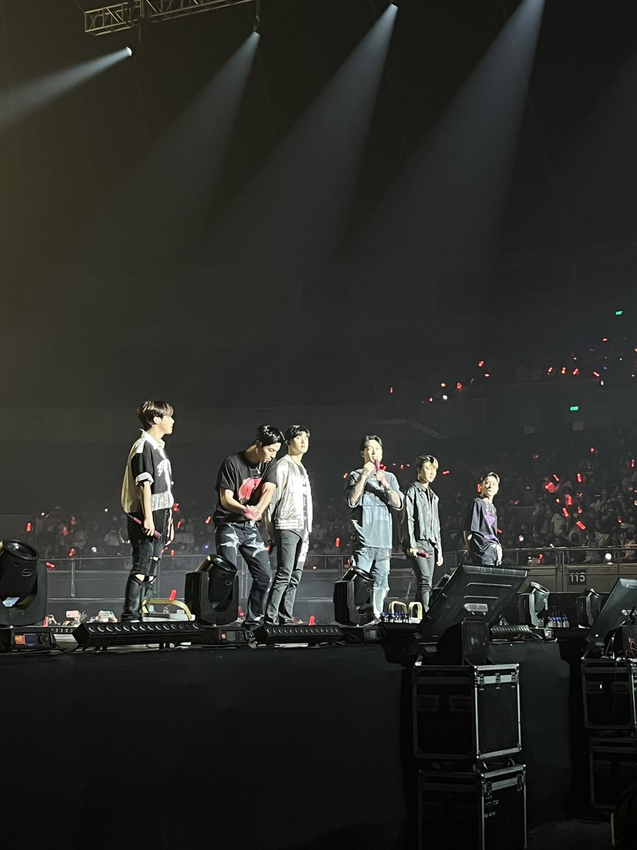pulpliveworld's tweet photo. You were worried over nothing, iKON. For us, we need no one but you. Thanks for coming back to us.
#KPM2Manila https://t.co/9cpQIZ5XH6