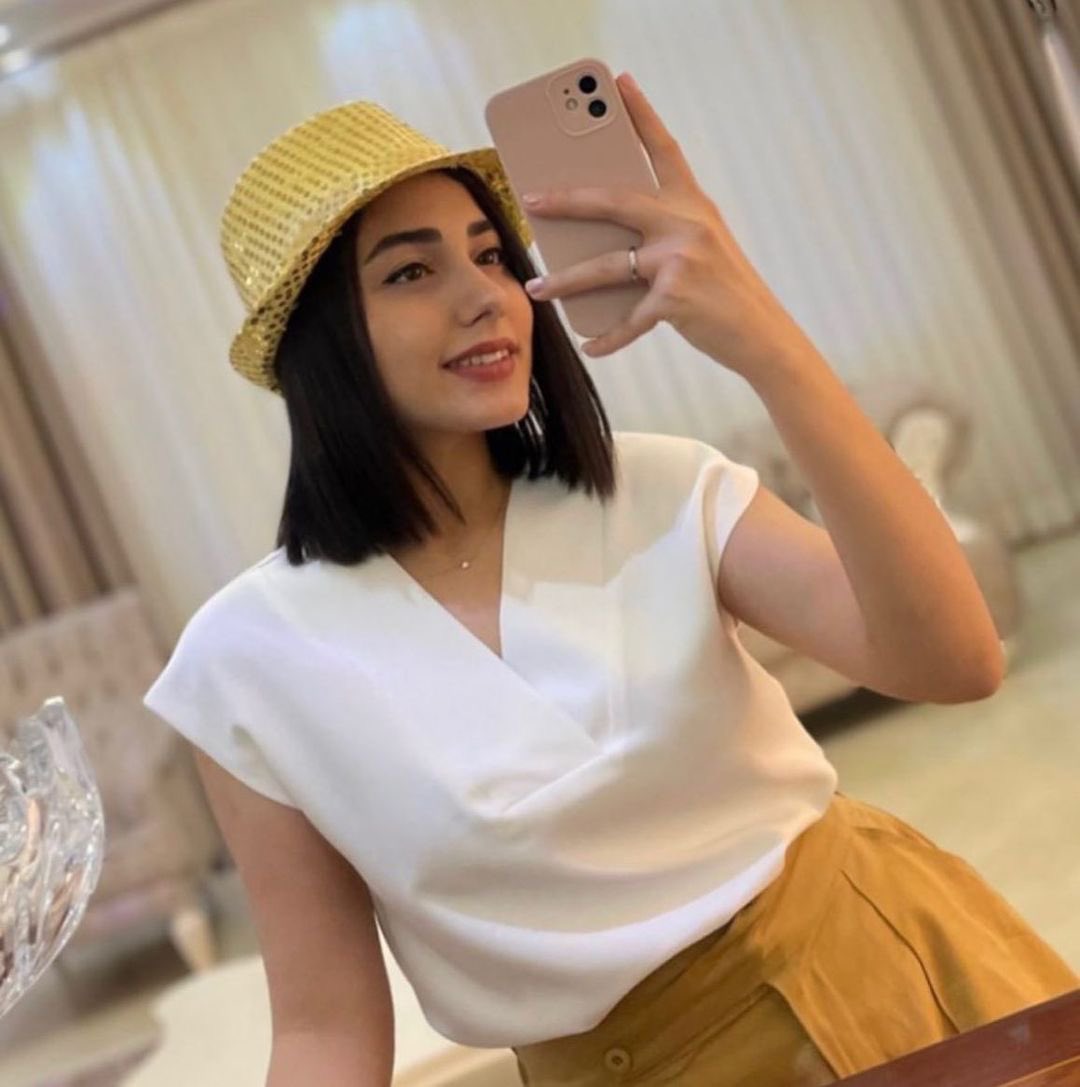 23-yr-old #HananehKian has been shot dead in the recent #IranProtests. She was on her way home from the dentist. Countless people have been killed or seriously injured by security forces. Please keep shining a light on what’s happening in #Iran.
#MahsaAmini #internetshutdown
