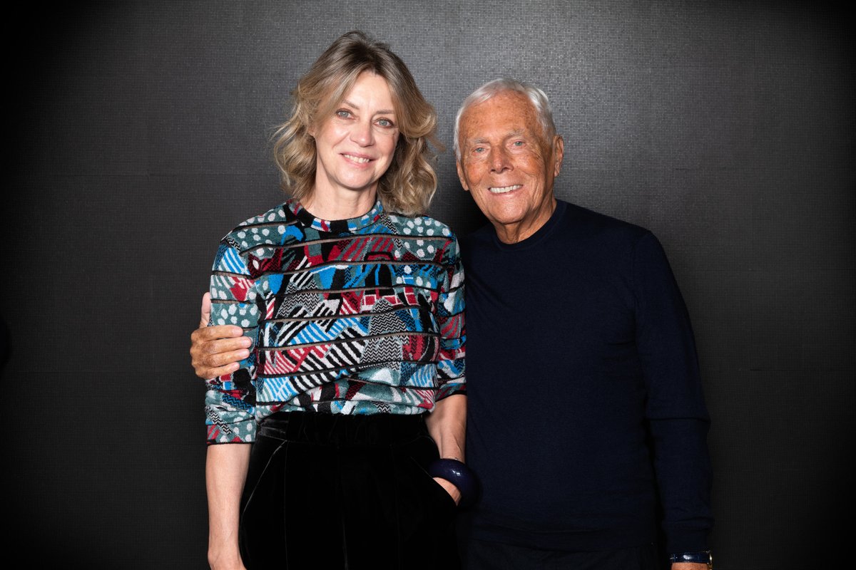 armani's tweet photo. Mr Armani with his special guests at the #EmporioArmani Spring Summer 2023 Womenswear Fashion Show.

@RomaniVale @valeriamazza https://t.co/gqtH4kWJWN