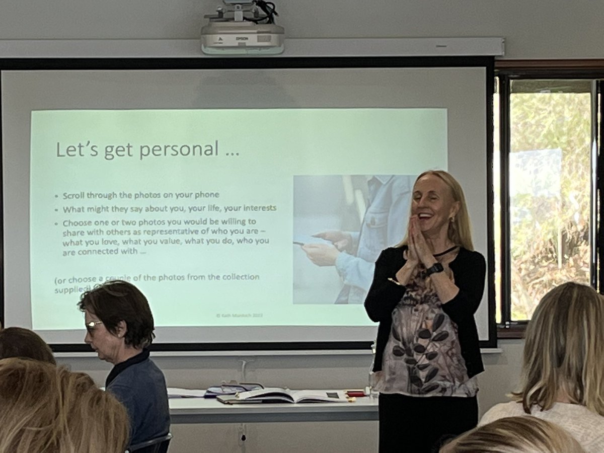 mareewhiteley's tweet photo. @beckycarlzon After a wonder-full day of #learning with @kjinquiry today, my palette is full of purposefully curated opportunities to
1)Connect (with people, ideas, objects & stories)
2)Notice & Listen #place #context
3)Play & think #MakeThinkLink
#PurposefulPedagogies #LearningPowerApproach https://t.co/vcL5B1OLj8