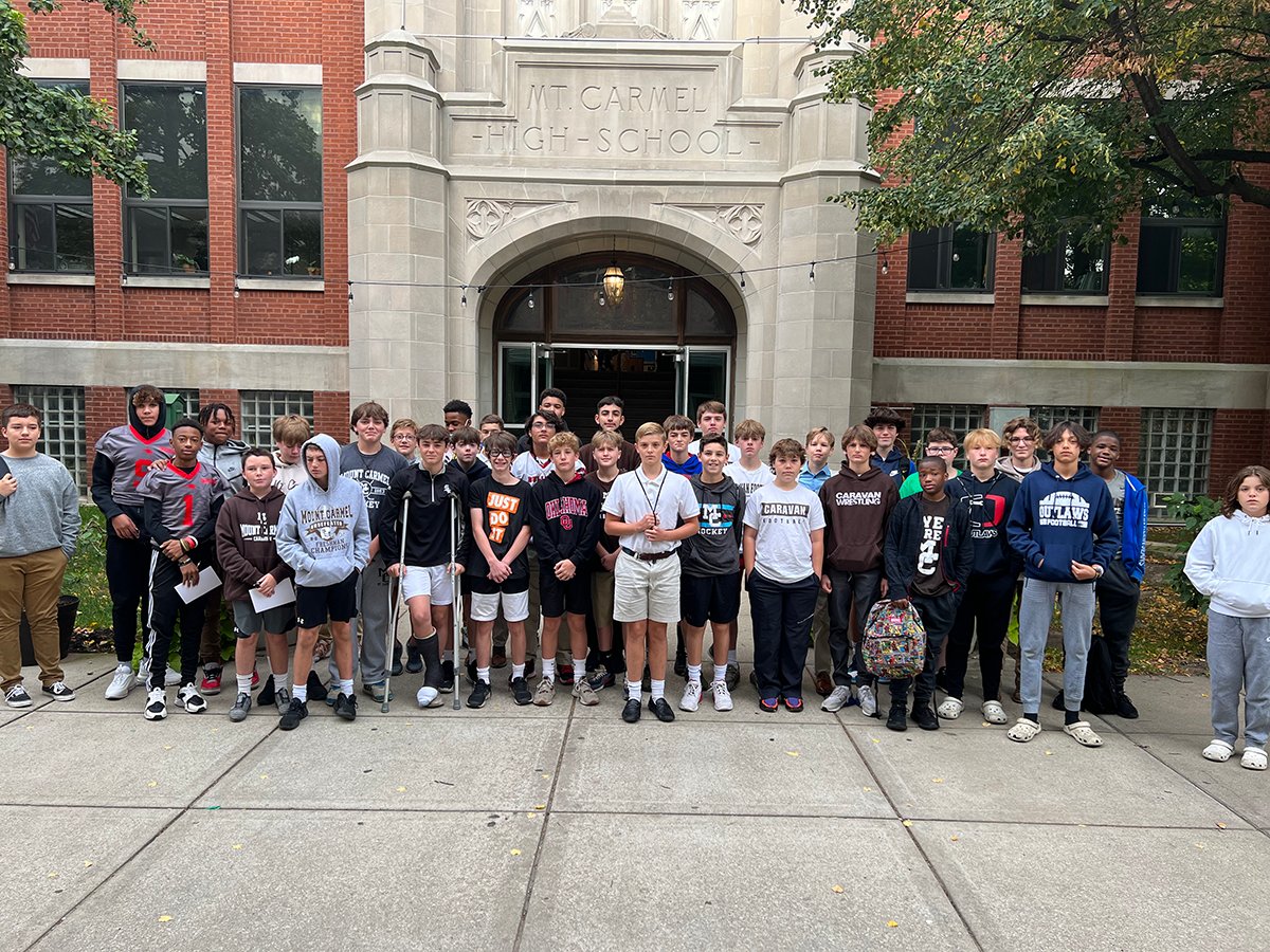 MountCarmelHS's tweet photo. Join us in extending a huge Mount Carmel welcome to all of the shadows joining us for a day with the Caravan! https://t.co/cjXrxOPaHR