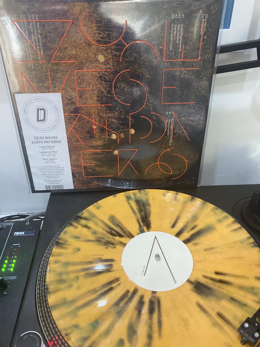Playing the new <a href="/SzunWaves/">Szun Waves</a> lp on <a href="/TheLeafLabel/">The Leaf Label</a> a lot. Cosmically life enhancing.