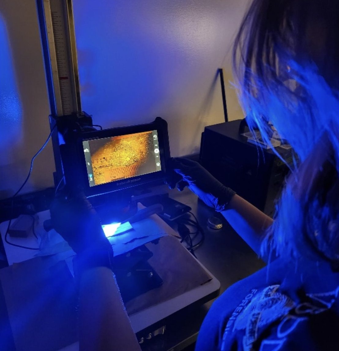 VBPD's tweet photo. Tomorrow wraps up #NationalForensicsWeek; be sure to checkout our last post on VBPD Forensic Technology then! 

Today we are looking at ALS: Alternate Light Source equipment - 

For more: https://t.co/vHH48O1uEs https://t.co/xmAMrrhNB4