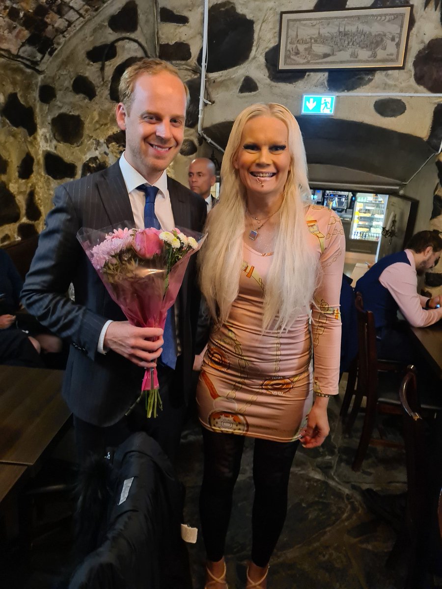 cursed högerbilder (@cursedhoger) on Twitter photo 