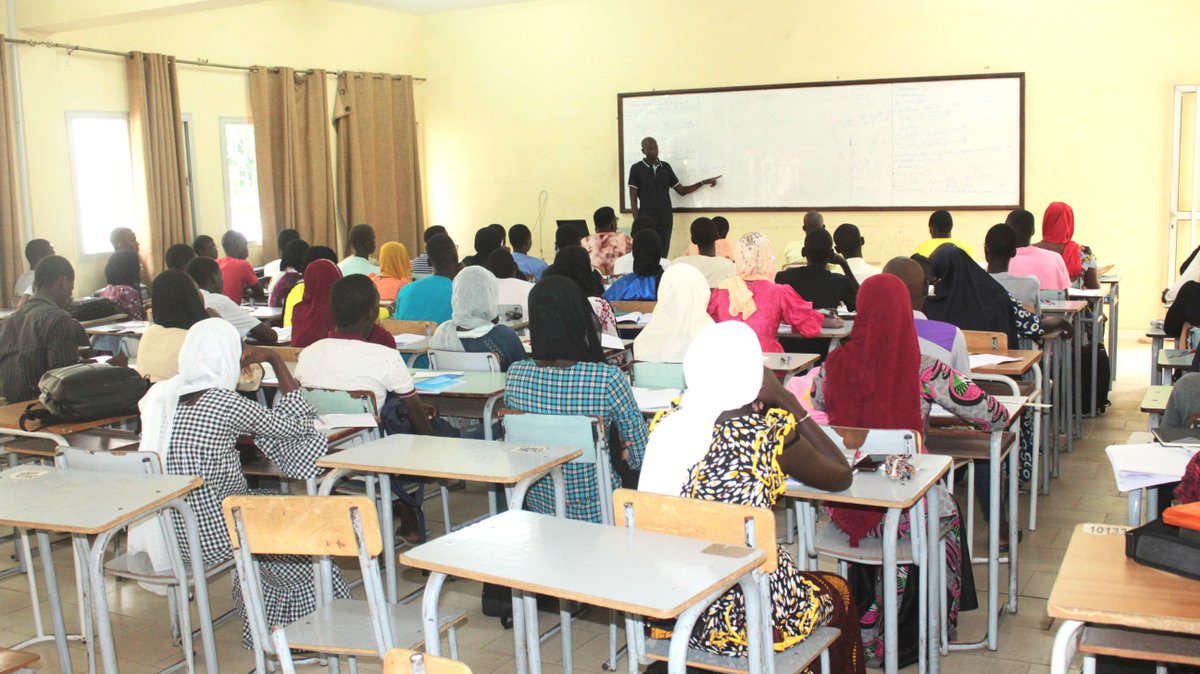 forcensenegal's tweet photo. FORCE-N en collaboration avec la FASTEF et la #DEMSG du Ministère de l’Education Nationale organise un camp de vacances studieux du 22 septembre au 5 octobre 2022 à la FASTEF au profit des meilleurs élèves des classes de 1ère S1 et des lauréats du concours général 2022.⏬
#forcn https://t.co/fk9RlBcmVW