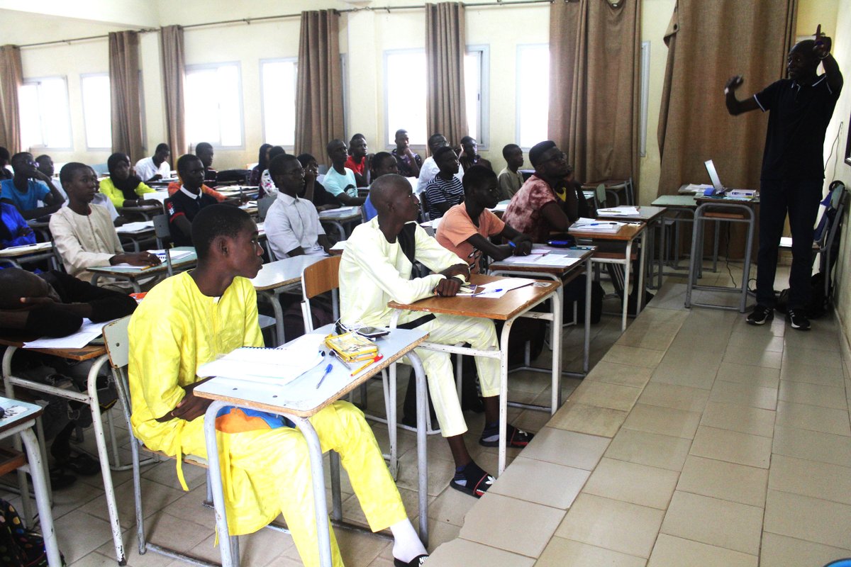 forcensenegal's tweet photo. FORCE-N en collaboration avec la FASTEF et la #DEMSG du Ministère de l’Education Nationale organise un camp de vacances studieux du 22 septembre au 5 octobre 2022 à la FASTEF au profit des meilleurs élèves des classes de 1ère S1 et des lauréats du concours général 2022.⏬
#forcn https://t.co/fk9RlBcmVW