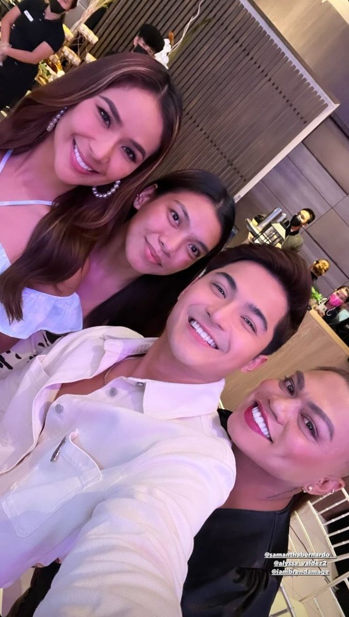 samlysmile's tweet photo. omeeegaaaa 😍 

#SamanthaBernardo | @SamBer_Official 
#AlyssaValdez | @AlyssaValdez2 https://t.co/XtQ6L4A7ZA