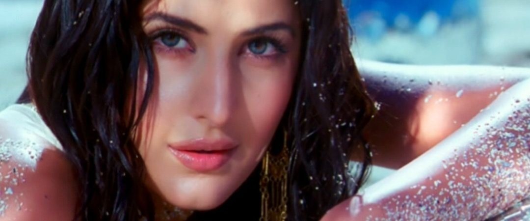katrinarchives's tweet photo. Katrina Kaif in Welcome (2007). https://t.co/FjJpemkl6q