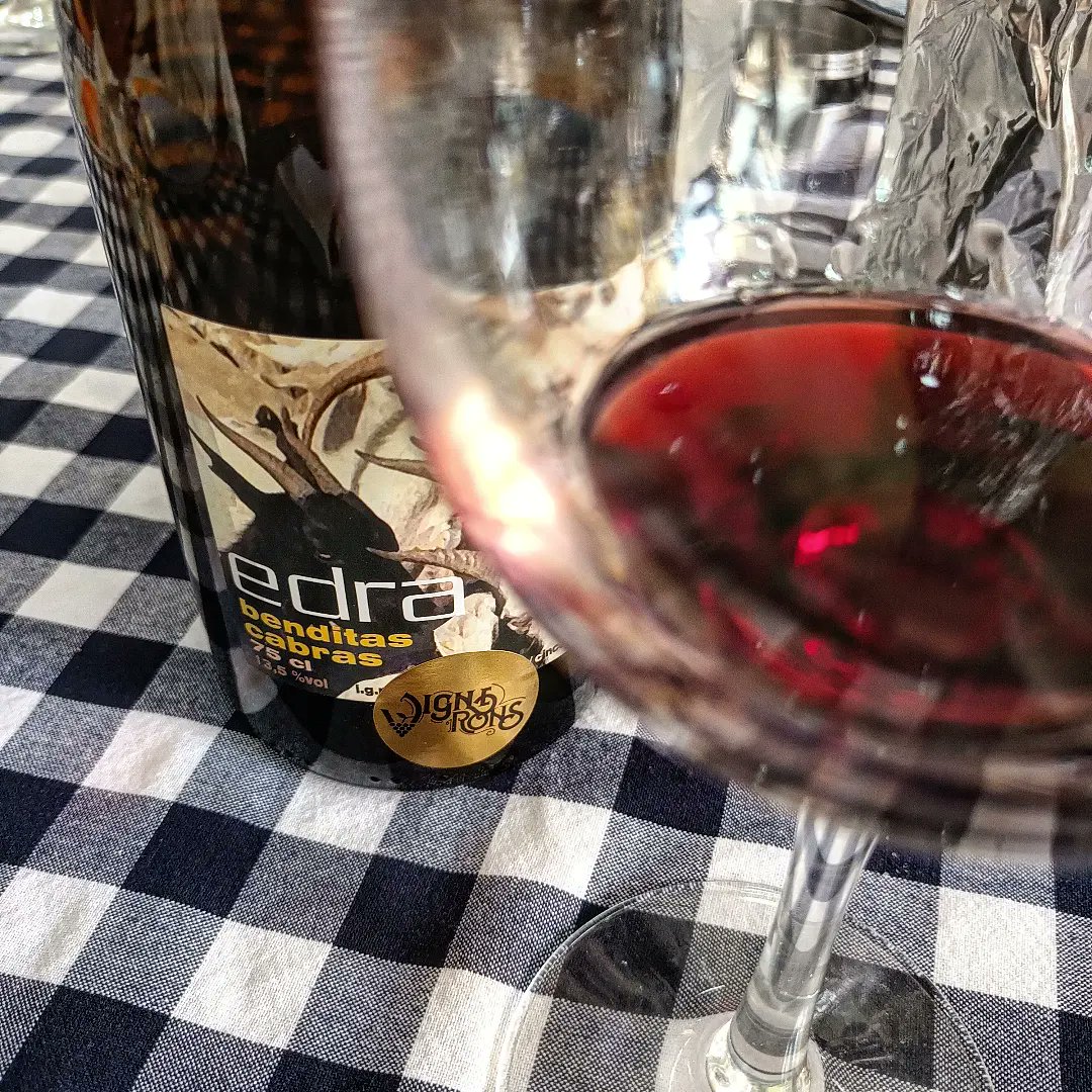 Benditas cabras de <a href="/edrabodega/">edra bodega</a> !!
instagram.com/p/Ci2ibLrNQJv/…