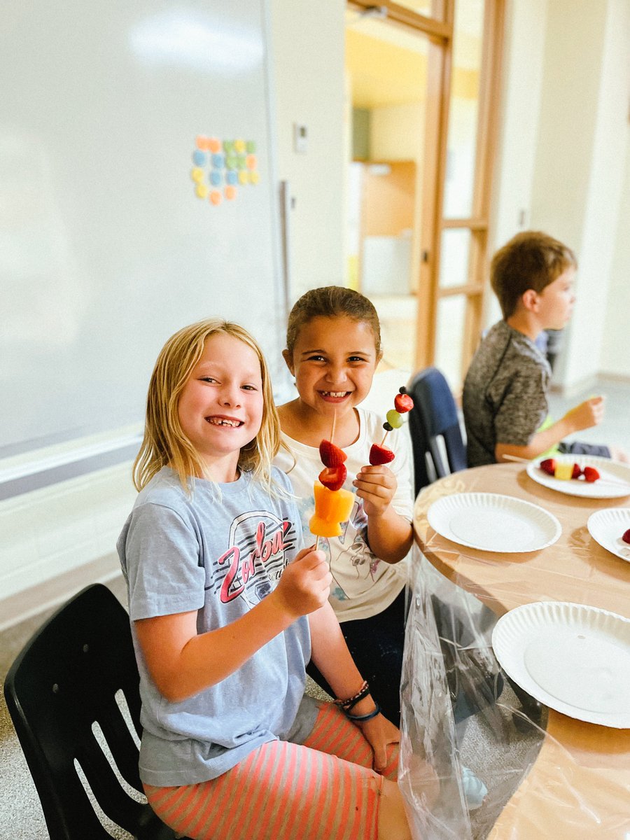 ce4all's tweet photo. Take a look at our @CloverRidgeElem Elementary Club Care's fruit kabobs they made! The project was created and led by students at #ce4all 

#CE4ALL #StormHawks #ECCS #EasternCarverCountySchools #CommunityEducation #ISD112 #stormhawkspreschool #ecfe  #eccsleadstheway #chaskamn https://t.co/ZGaHIDwPRB