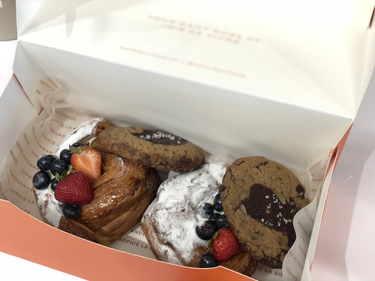 ChrisBerryOH's tweet photo. Strong start to a Cleveland day: Sophie in Cleveland Heights.

10/10 bakery. 

Great recommendation, @paulclapp. https://t.co/4AIworeXSL