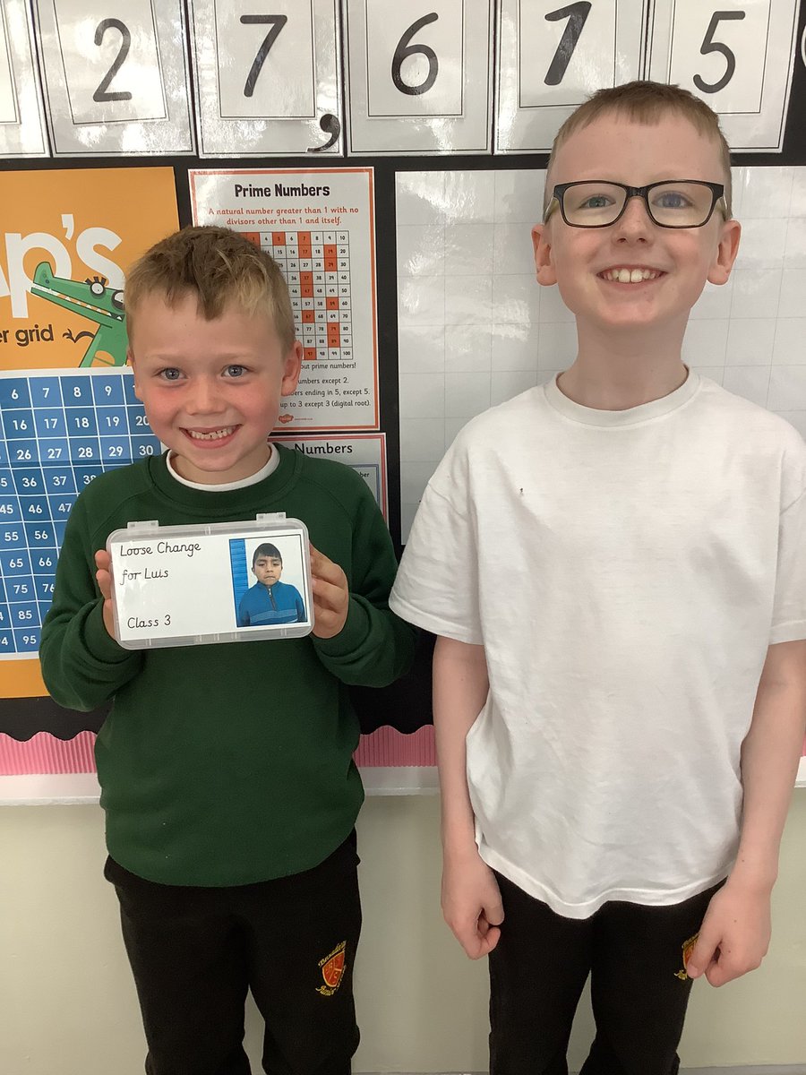 MrsR26792461's tweet photo. These two generous boys have brought in their spare change for Luis! 💚 #BeKind @broadwayjuniors https://t.co/yjiioQ19ju