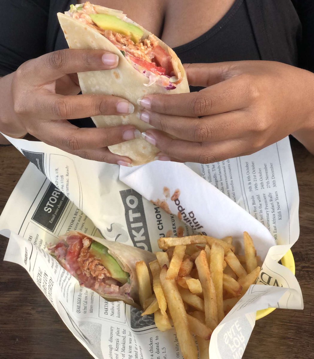 Lsankei99's tweet image. THIS WRAP IS SO GOOD ! Juicy … Full of flavor. The fries are just as good 😍 I truly enjoyed it.

Kukito has an offer of wraps and fries that come with a 350ML soda at KSH450

😭Not going to lie, I ate the wraps in seconds they’re just too good ! 😍
#Sharekukito
#GOAK
#issawrap