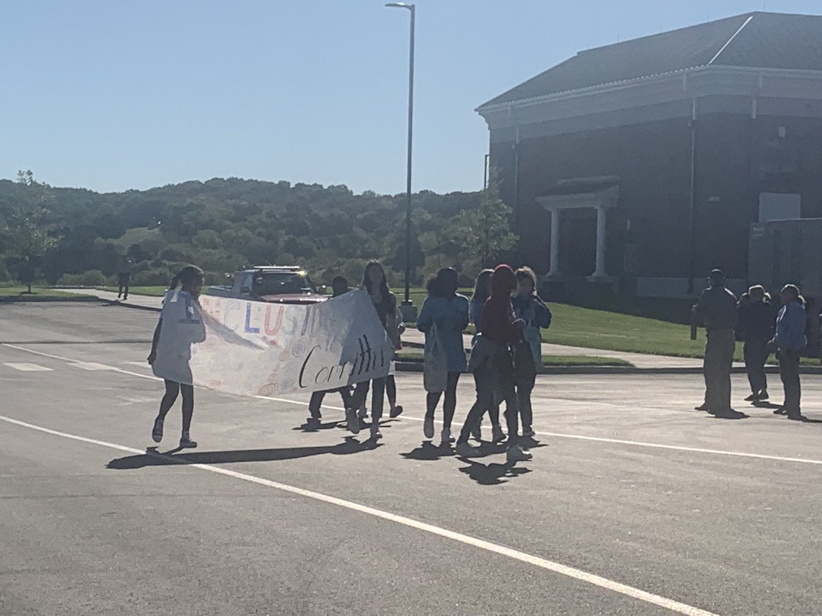 J_Fitz_SCS's tweet photo. Tradition starts now! First HOCO parade is in the books! Thanks to @EmilyJones612 and her student leadership team for making this a reality 🐺@LCHSWolves @LCWolvesFball @LCWolvesHoops @LCLadyWolves @LibertyCreekSB @LCWolvesBand @LCHSWolvesDance @LCPackBSB @LCWolvesSoccer https://t.co/HX7oePKniG