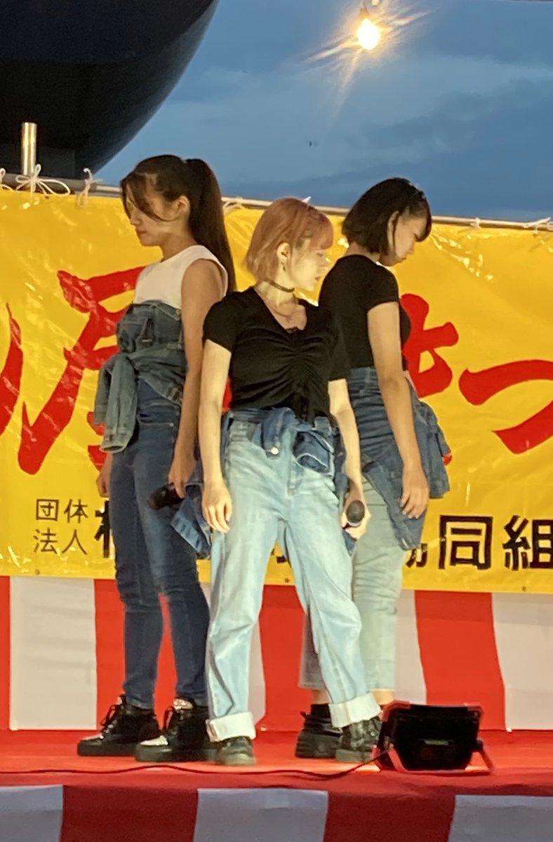 usaru25_yamiusa's tweet photo. 急遽 #坊ちゃん屋台祭り で #RYMERY ちゃん達に会って来ました🎶🤗衣装チェンジや #Riona ちゃんのB.D祝い🎂👏も出来て良かった〜☺️✨
終わりギリギリに念願のチーズハットグもGET❗️めっちゃ美味しかった🤭そしてお祭りと言えば…りんご飴🍎🍭だよね〜😊
最高の時間でした♪
#CONO. #TiИA #RIO https://t.co/aE4oPpDrAn