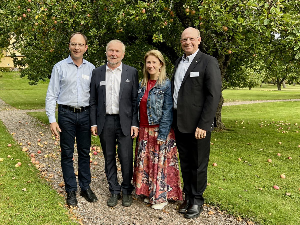 Enjoying the opportunity to celebrate the exceptional career of Jan Stenlid with Bernard Slippers, Jan and Irene Barnes ⁦<a href="/Fabiteam1/">FABI</a>⁩ #forestpathology #treehealth