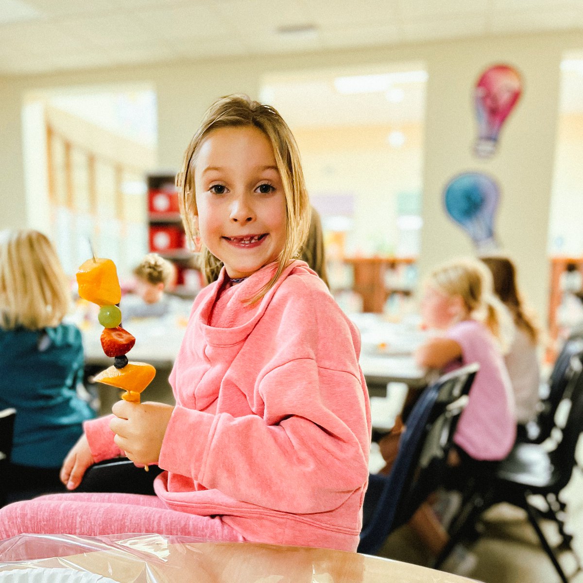 ce4all's tweet photo. Take a look at our @CloverRidgeElem Elementary Club Care's fruit kabobs they made! The project was created and led by students at #ce4all 

#CE4ALL #StormHawks #ECCS #EasternCarverCountySchools #CommunityEducation #ISD112 #stormhawkspreschool #ecfe  #eccsleadstheway #chaskamn https://t.co/ZGaHIDwPRB