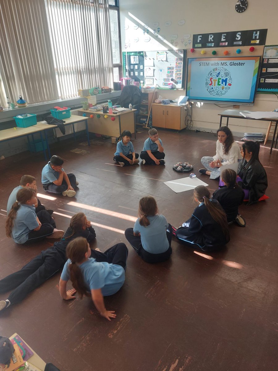 stmarysnsLK's tweet photo. Busy day in 3rd class today with Ms Gloster leading a fantastic STEM lesson and Ms McNamara displaying their amazing self portraits #BusyClass #STEM #FridayFun https://t.co/Pyc1kS3Ann